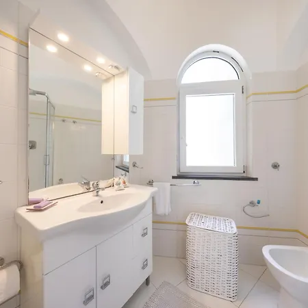 Holiday home Caprigetaway - La Rosa Bianca Capri