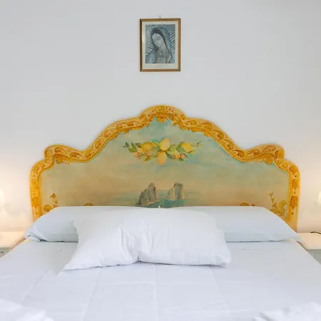 Caprigetaway - La Rosa Bianca * 卡普里