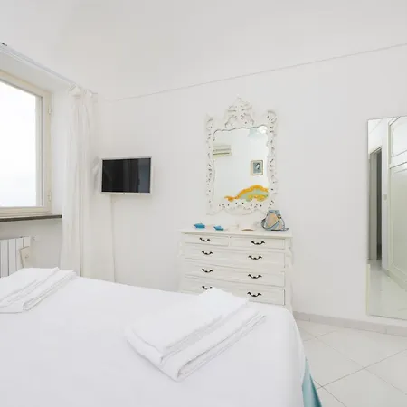 Caprigetaway - La Rosa Bianca Holiday home