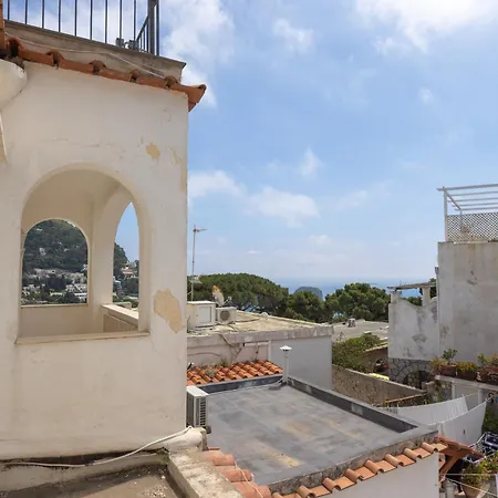 Caprigetaway - La Rosa Bianca بيت للعطل *