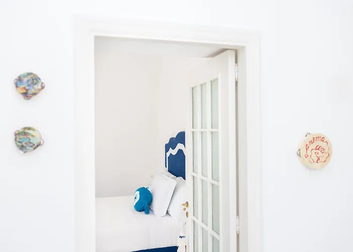 Caprigetaway - La Rosa Bianca