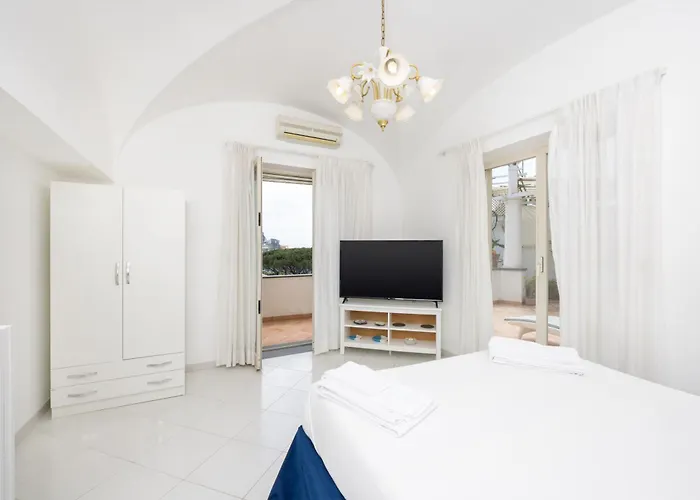 Caprigetaway - La Rosa Bianca *