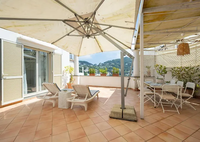 Caprigetaway - La Rosa Bianca