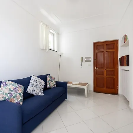 Caprigetaway - La Rosa Bianca *