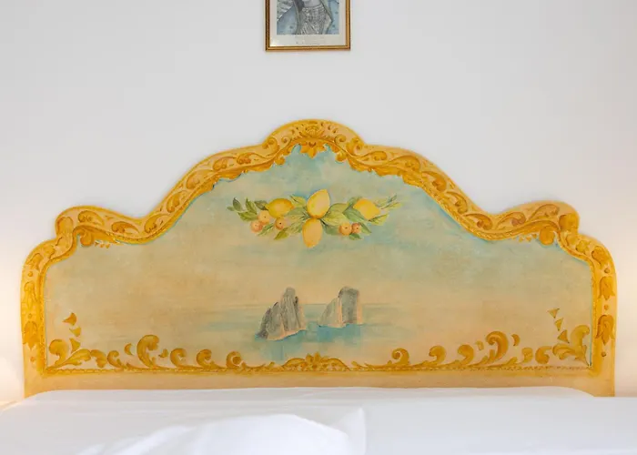 Caprigetaway - La Rosa Bianca *