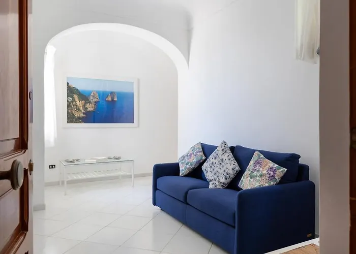 Caprigetaway - La Rosa Bianca Капри