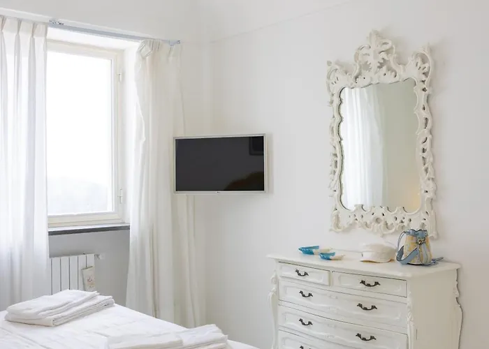 Caprigetaway - La Rosa Bianca *